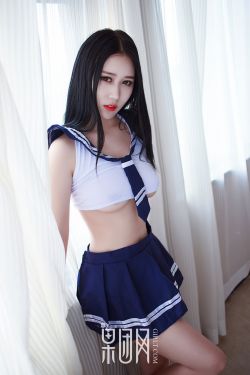 女同学下面粉粉嫩嫩的